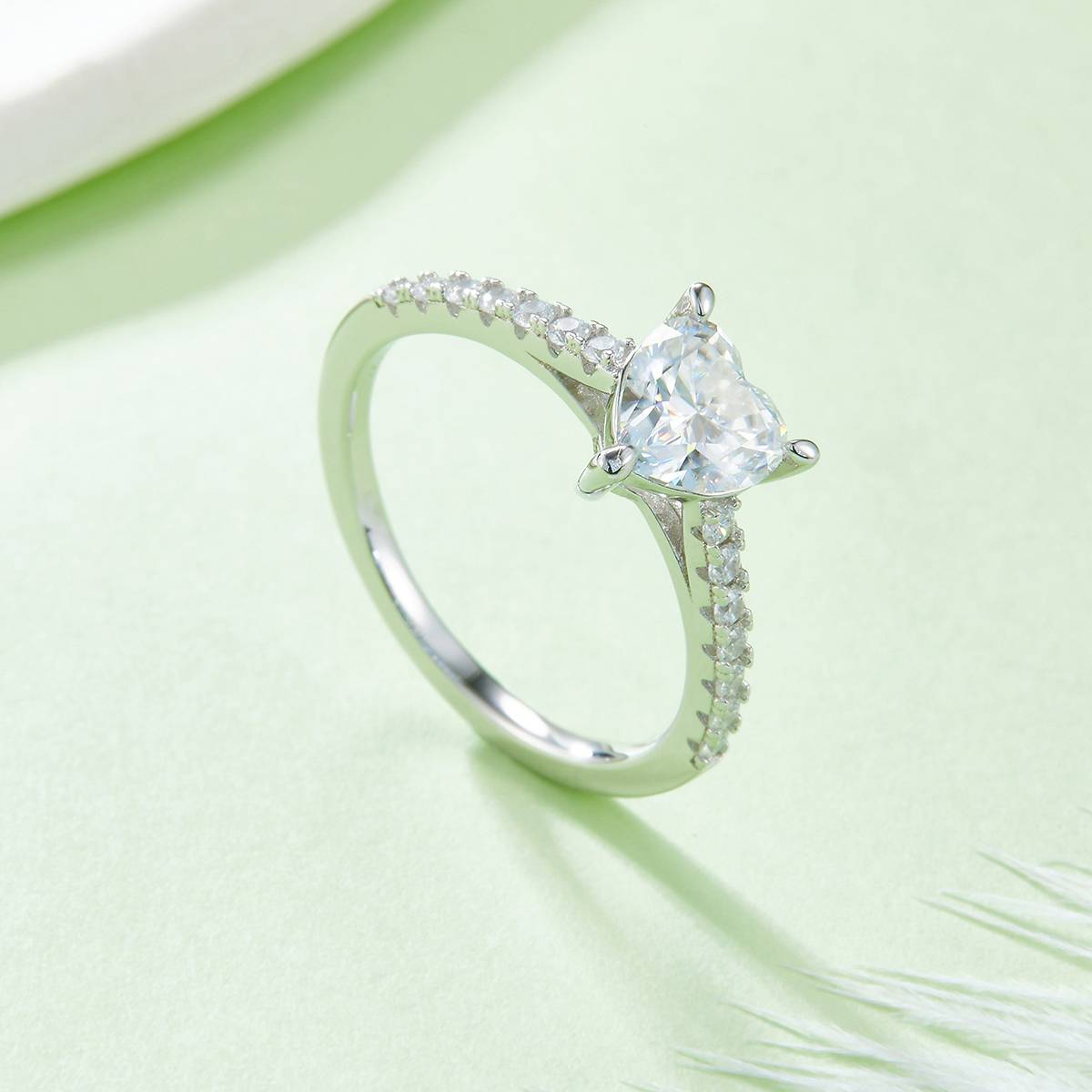Micro set heart-shaped S925 silver plated white gold moissanite diamond women's ring 1.0 carat D-grade